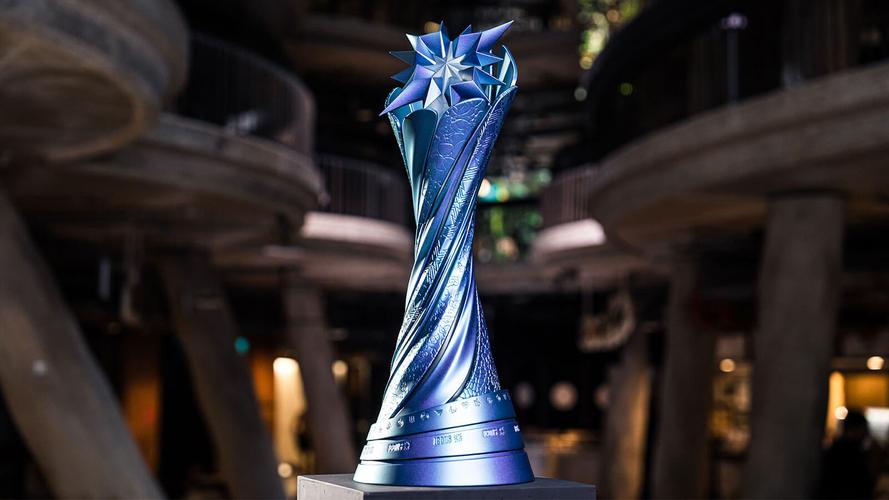 英雄联盟全球总决赛的冠军奖杯底座有什么含义