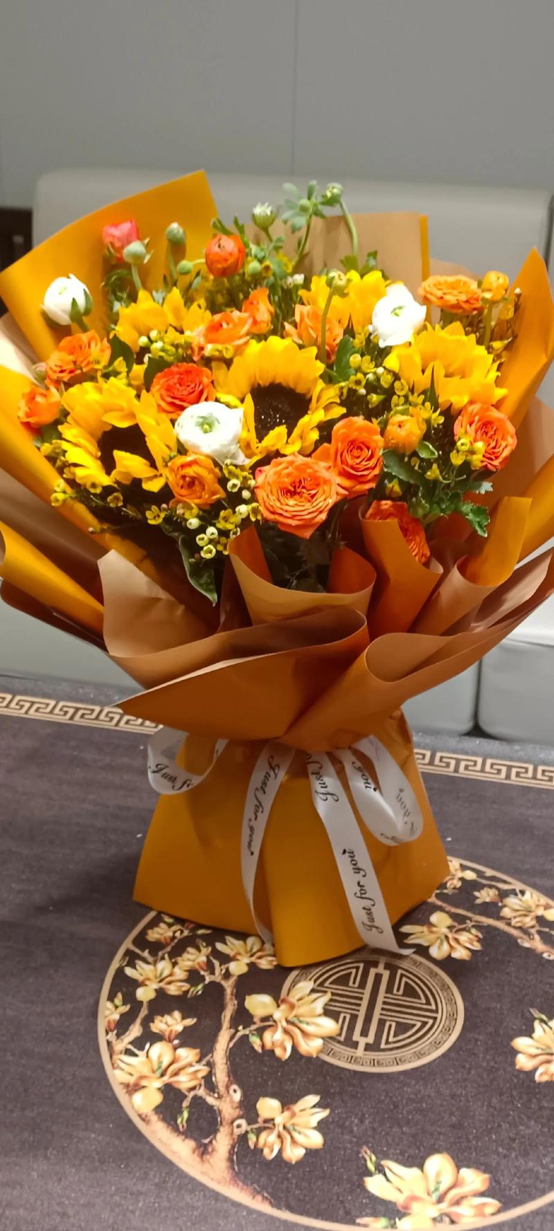 女神节领导送花怎么发朋友圈