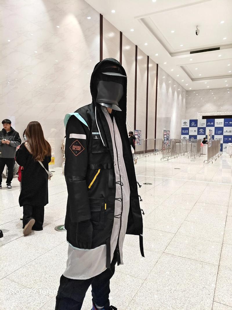 明日方舟博士服能随便穿吗