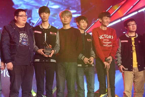 DOTA2:鲷哥与刘畅激情文斗,OC老鸡却倒霉被冲